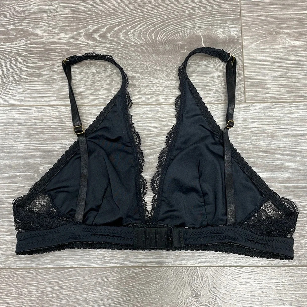 Urban Outfitters Out From Under Black Lace Lined Bralette L